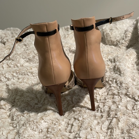 Tan/python heels - Picture 4 of 4